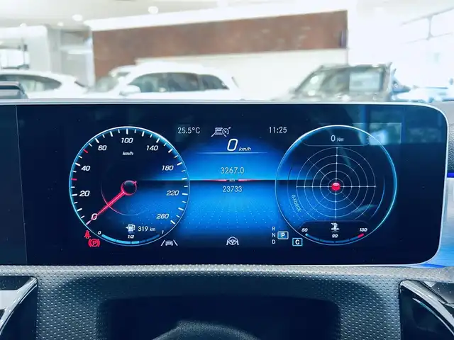 メルセデス・ベンツ ＣＬＡ２００ｄ AMGライン 大阪府 2020(令2)年 2.4万km デジタルホワイト ワンオーナー/サンルーフ/HUD/レーダーセーフティ/ACC/赤黒革/メモリ付きパワーシート/シートヒーター/純正ナビ/TV/360度カメラ/純正18インチAW/LEDヘッドライト/アンビエントライト/ブラインドスポット/ワイヤレス充電