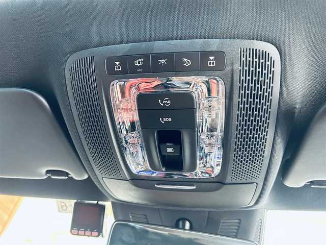 メルセデス・ベンツ ＣＬＡ２００ｄ AMGライン 大阪府 2020(令2)年 2.4万km デジタルホワイト ワンオーナー/サンルーフ/HUD/レーダーセーフティ/ACC/赤黒革/メモリ付きパワーシート/シートヒーター/純正ナビ/TV/360度カメラ/純正18インチAW/LEDヘッドライト/アンビエントライト/ブラインドスポット/ワイヤレス充電