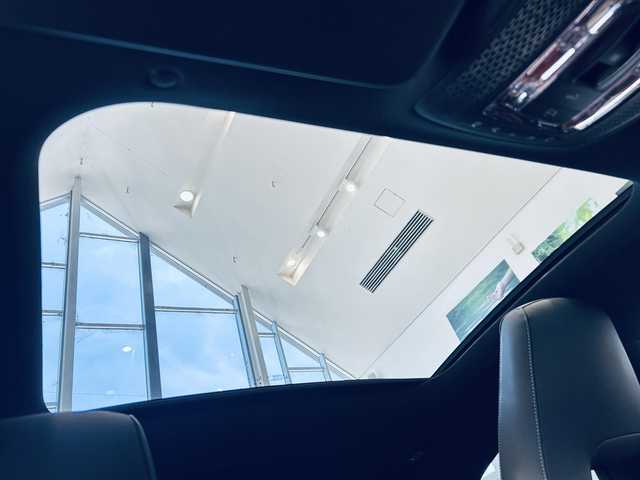 メルセデス・ベンツ ＣＬＡ２００ｄ AMGライン 大阪府 2020(令2)年 2.4万km デジタルホワイト ワンオーナー/サンルーフ/HUD/レーダーセーフティ/ACC/赤黒革/メモリ付きパワーシート/シートヒーター/純正ナビ/TV/360度カメラ/純正18インチAW/LEDヘッドライト/アンビエントライト/ブラインドスポット/ワイヤレス充電