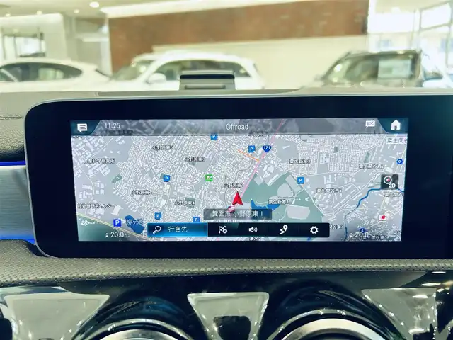 メルセデス・ベンツ ＣＬＡ２００ｄ AMGライン 大阪府 2020(令2)年 2.4万km デジタルホワイト ワンオーナー/サンルーフ/HUD/レーダーセーフティ/ACC/赤黒革/メモリ付きパワーシート/シートヒーター/純正ナビ/TV/360度カメラ/純正18インチAW/LEDヘッドライト/アンビエントライト/ブラインドスポット/ワイヤレス充電