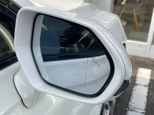 トヨタ クラウン ハイブリッド RS アドバンス 宮崎県 2018(平30)年 9万km ホワイトパールクリスタルシャイン 純正ナビ/(AM.FM.Bluetooth.DVD.CD.USB)/フルセグTV/クリアランスソナー/ETC2.0/クルーズコントロール/パーキングアシスト/ドライブレコーダー/パワーシート/シートヒーター/エアシート/オートライト/オートマチックハイビーム/オートエアコン/レーンキープアシスト/衝突軽減ブレーキ/横滑り防止機能/パワーバックドア/スマートキー
