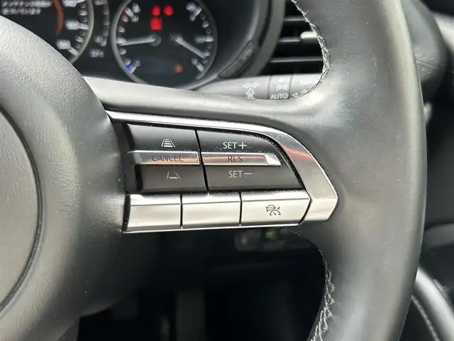 マツダ マツダ３ファストバック 15S ツーリング 群馬県 2020(令2)年 1.4万km ポリメタルグレーM 6MT車/8.8インチワイドマツダコネクトナビ/（CD/DVD/SD/USB/MSV/HDMI）/フルセグテレビ/バックカメラ/360度ビューモニター/ドライバーモニタリング/パーキングセンサー/クルーズコントロール/スマートブレーキサポート/車線逸脱警報システム/レーンキープアシスト/後側方接近車両検知/ブレインドスポットモニタリング/LEDヘッドランプ/純正18インチアルミホイール/アドバンスドキーレスエントリーシステム/純正フロアマット/保証書/取扱説明書/スペアキー