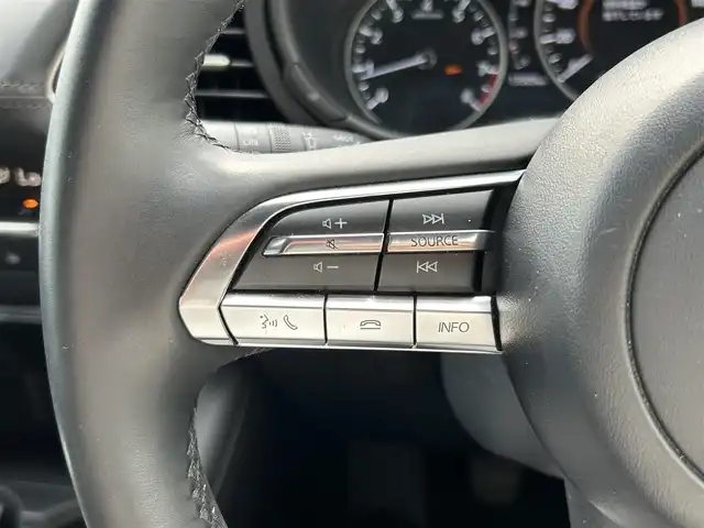 マツダ マツダ３ファストバック 15S ツーリング 群馬県 2020(令2)年 1.4万km ポリメタルグレーM 6MT車/8.8インチワイドマツダコネクトナビ/（CD/DVD/SD/USB/MSV/HDMI）/フルセグテレビ/バックカメラ/360度ビューモニター/ドライバーモニタリング/パーキングセンサー/クルーズコントロール/スマートブレーキサポート/車線逸脱警報システム/レーンキープアシスト/後側方接近車両検知/ブレインドスポットモニタリング/LEDヘッドランプ/純正18インチアルミホイール/アドバンスドキーレスエントリーシステム/純正フロアマット/保証書/取扱説明書/スペアキー