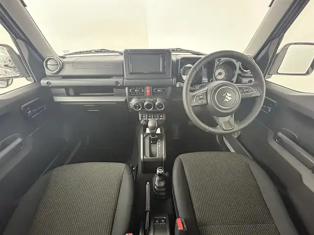 スズキ ジムニー XC 道央・札幌 2025(令7)年 0.1万km未満 ミディアムグレー ・4WD/・社外メモリナビ/・フルセグTV/BT/CD/DVD/・バックカメラ/・ETC/・デュアルセンサーブレーキサポート/・レーンキープアシスト/・クルーズコントロール/・オートハイビーム/・シートヒーター/・アイドリングストップ/・ダウンヒルアシスト/・コーナーセンサー/・ステアリングスイッチ/・純正16インチAW/・プッシュスタート/・スマートキー/・スペアキー/・社外フロアマット/・取扱説明書