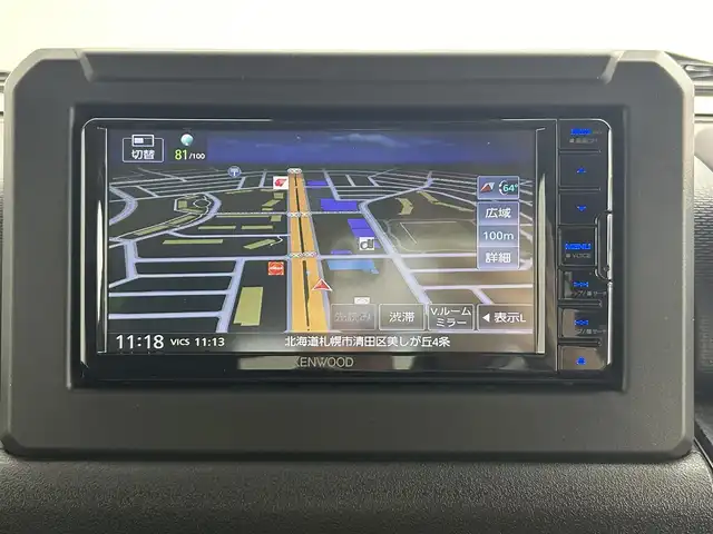 スズキ ジムニー XC 道央・札幌 2025(令7)年 0.1万km未満 ミディアムグレー ・4WD/・社外メモリナビ/・フルセグTV/BT/CD/DVD/・バックカメラ/・ETC/・デュアルセンサーブレーキサポート/・レーンキープアシスト/・クルーズコントロール/・オートハイビーム/・シートヒーター/・アイドリングストップ/・ダウンヒルアシスト/・コーナーセンサー/・ステアリングスイッチ/・純正16インチAW/・プッシュスタート/・スマートキー/・スペアキー/・社外フロアマット/・取扱説明書