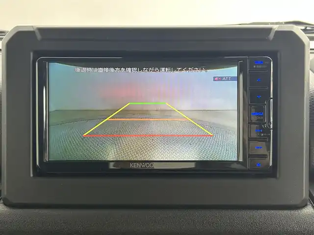 スズキ ジムニー XC 道央・札幌 2025(令7)年 0.1万km未満 ミディアムグレー ・4WD/・社外メモリナビ/・フルセグTV/BT/CD/DVD/・バックカメラ/・ETC/・デュアルセンサーブレーキサポート/・レーンキープアシスト/・クルーズコントロール/・オートハイビーム/・シートヒーター/・アイドリングストップ/・ダウンヒルアシスト/・コーナーセンサー/・ステアリングスイッチ/・純正16インチAW/・プッシュスタート/・スマートキー/・スペアキー/・社外フロアマット/・取扱説明書