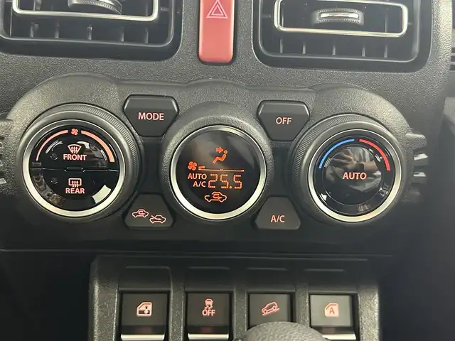 スズキ ジムニー XC 道央・札幌 2025(令7)年 0.1万km未満 ミディアムグレー ・4WD/・社外メモリナビ/・フルセグTV/BT/CD/DVD/・バックカメラ/・ETC/・デュアルセンサーブレーキサポート/・レーンキープアシスト/・クルーズコントロール/・オートハイビーム/・シートヒーター/・アイドリングストップ/・ダウンヒルアシスト/・コーナーセンサー/・ステアリングスイッチ/・純正16インチAW/・プッシュスタート/・スマートキー/・スペアキー/・社外フロアマット/・取扱説明書