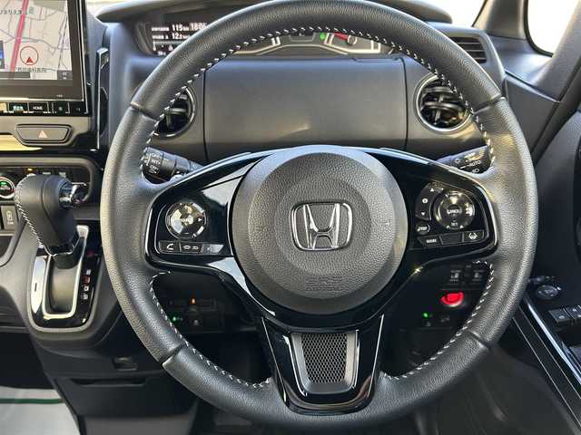 ホンダ Ｎ ＢＯＸ カスタム L ターボ 岡山県 2023(令5)年 1.9万km プラチナホワイトパール 純正9インチナビ　LXU-237NBi/フルセグTV、CD、DVD、Bluetooth、AM、FM/バックカメラ/ビルトインETC/前席シートヒーター/ハーフレザーシート/パドルシフト/後席ロールサンシェード/シートバックテーブル/LEDヘッドライト/前後ドライブレコーダー　DRH-229ND/電動パーキングブレーキ/オートブレーキホールド/ホンダセンシング/・渋滞時追従機能付きアダブティブクルーズコントロール/・パーキングセンサー/・衝突軽減ブレーキCMBS/・先行車発進お知らせ機能/・歩行車事故低減ステアリング/・路外逸脱抑制機能/・車線維持支援システム/・オートハイビーム/・誤発進抑制機能/・後方誤発進抑制機能/・標識認識機能