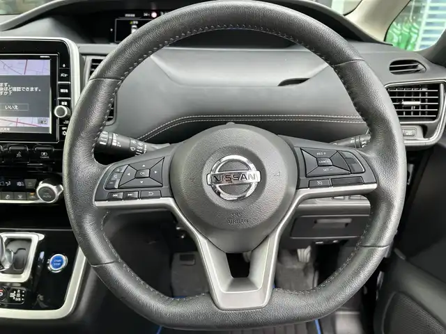 日産 セレナ e－パワー ハイウェイスター V 栃木県 2019(平31)年 7万km ダイヤモンドブラック インテリジェントエマージェンシーブレーキ/フリップダウンモニター/純正9インチナビ/フルセグTV/DVD/Bluetooth/アラウンドビューモニター/ビルトインETC/前ドライブレコーダー/前席シートヒーター/両側ハンズフリーパワースライドドア/クルーズコントロール/プッシュスタート/ステアリングリモコン/LEDオートライト/フォグランプ/純正15インチAW/アイドリングストップ/横滑り防止装置/電動格納ミラー/ドアバイザー/ハンドルヒーター