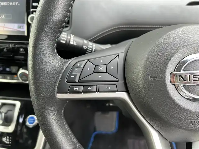 日産 セレナ e－パワー ハイウェイスター V 栃木県 2019(平31)年 7万km ダイヤモンドブラック インテリジェントエマージェンシーブレーキ/フリップダウンモニター/純正9インチナビ/フルセグTV/DVD/Bluetooth/アラウンドビューモニター/ビルトインETC/前ドライブレコーダー/前席シートヒーター/両側ハンズフリーパワースライドドア/クルーズコントロール/プッシュスタート/ステアリングリモコン/LEDオートライト/フォグランプ/純正15インチAW/アイドリングストップ/横滑り防止装置/電動格納ミラー/ドアバイザー/ハンドルヒーター
