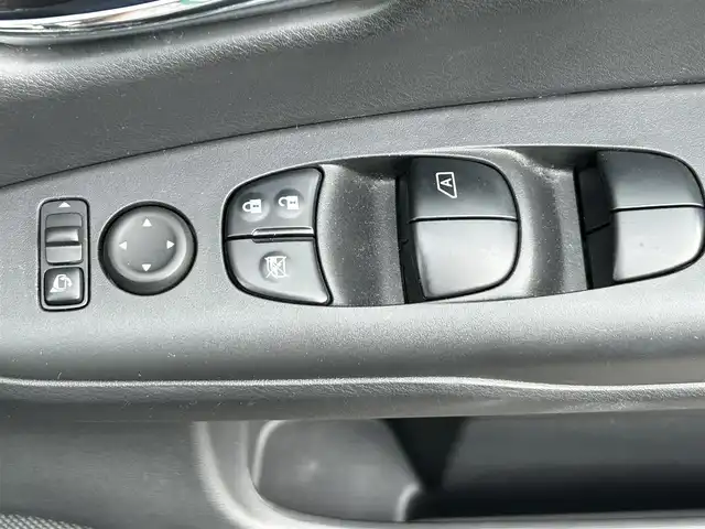 日産 セレナ e－パワー ハイウェイスター V 栃木県 2019(平31)年 7万km ダイヤモンドブラック インテリジェントエマージェンシーブレーキ/フリップダウンモニター/純正9インチナビ/フルセグTV/DVD/Bluetooth/アラウンドビューモニター/ビルトインETC/前ドライブレコーダー/前席シートヒーター/両側ハンズフリーパワースライドドア/クルーズコントロール/プッシュスタート/ステアリングリモコン/LEDオートライト/フォグランプ/純正15インチAW/アイドリングストップ/横滑り防止装置/電動格納ミラー/ドアバイザー/ハンドルヒーター