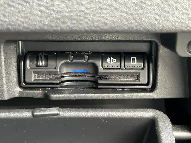 日産 セレナ e－パワー ハイウェイスター V 栃木県 2019(平31)年 7万km ダイヤモンドブラック インテリジェントエマージェンシーブレーキ/フリップダウンモニター/純正9インチナビ/フルセグTV/DVD/Bluetooth/アラウンドビューモニター/ビルトインETC/前ドライブレコーダー/前席シートヒーター/両側ハンズフリーパワースライドドア/クルーズコントロール/プッシュスタート/ステアリングリモコン/LEDオートライト/フォグランプ/純正15インチAW/アイドリングストップ/横滑り防止装置/電動格納ミラー/ドアバイザー/ハンドルヒーター
