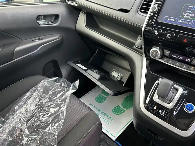 日産 セレナ e－パワー ハイウェイスター V 栃木県 2019(平31)年 7万km ダイヤモンドブラック インテリジェントエマージェンシーブレーキ/フリップダウンモニター/純正9インチナビ/フルセグTV/DVD/Bluetooth/アラウンドビューモニター/ビルトインETC/前ドライブレコーダー/前席シートヒーター/両側ハンズフリーパワースライドドア/クルーズコントロール/プッシュスタート/ステアリングリモコン/LEDオートライト/フォグランプ/純正15インチAW/アイドリングストップ/横滑り防止装置/電動格納ミラー/ドアバイザー/ハンドルヒーター
