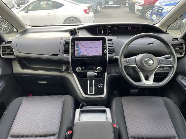 日産 セレナ ハイウェイスター 山口県 2016(平28)年 6.5万km ブリリアントホワイトパール 2トーン 9型ナビ フルセグTV CD DVD BT BD/フリップダウンモニター/バックカメラ/両側パワースライドドア/ハンズフリーオートスライドドア/LEDオートヘッドライト/フォグライト/スマートキー 2個/クルーズコントロール/ETC/ドラレコ/ステアリングリモコン/衝突被害軽減ブレーキ/レーンアシスト/禁煙車