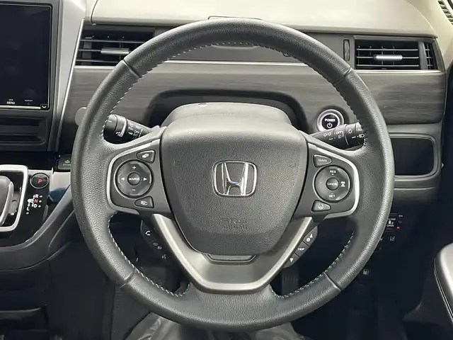 ホンダ フリード ハイブリット G ホンダセンシング 埼玉県 2021(令3)年 2.9万km プラチナホワイトパール 禁煙車　純正９型ナビ　シートヒーター　両側電動パワースライドドア　バックカメラ　　ドライブレコーダー　ＥＴＣ２．０　レーダークルーズコントロール　フルセグＴＶ　寒冷地仕様　ＬＥＤヘッドライト　１００Ｖ電源