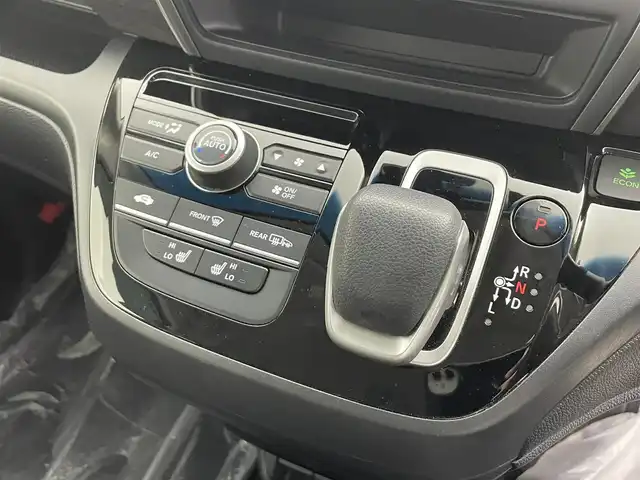 ホンダ フリード ハイブリット G ホンダセンシング 埼玉県 2021(令3)年 2.9万km プラチナホワイトパール 禁煙車　純正９型ナビ　シートヒーター　両側電動パワースライドドア　バックカメラ　　ドライブレコーダー　ＥＴＣ２．０　レーダークルーズコントロール　フルセグＴＶ　寒冷地仕様　ＬＥＤヘッドライト　１００Ｖ電源