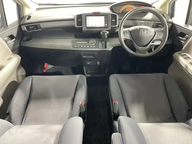 ホンダ フリード Gエアロ Lパッケージ 神奈川県 2009(平21)年 6.8万km プレミアムナイトブルーパール 純正７型HDDナビゲーション【９NHC】/純正フリップダウンモニター/フルセグ　AM FM /バックカメラ/片側電動スライドドア【イージークローザー】/ステアリングスイッチ/社外ETC/純正サイド/リアスポイラー/純正16インチアルミホイール/HIDヘッドライト/オートライト