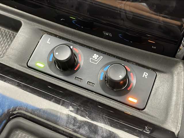 トヨタ アルファード S Cパッケージ 宮城県 2019(平31)年 7万km ホワイトパールクリスタルシャイン 禁煙車/ツインムーンルーフ/Toyota Safety Sense/・プリクラッシュセーフティ/・レーントレーシングアシスト/・レーダークルーズコントロール/・オートマチックハイビーム/ブラインドスポットモニター/クリアランスソナー/三眼LEDヘッドライト/・シーケンシャルランプ/純正12型フリップダウンモニター/純正10型ナビ/・BT.CD.DVD.SD/・フルセグTV/バックカメラ/デジタルインナーミラー/両側パワースライドドア/電動リアゲート/レザーシート/・1.2列目パワーシート/・D席シートメモリー/・前席シートヒーター/・前席シートベンチレーション/ウッドコンビステアリング/・ステアリングヒーター/・ステアリングスイッチ/ビルトインETC/プッシュスタート/スマートキー/電動パーキングブレーキ/オートホールド/純正18インチAW/純正フロアマット/ロールサンシェード