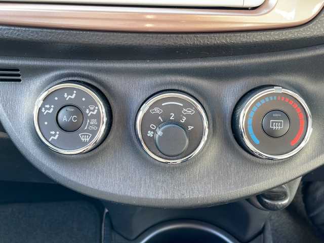 トヨタ ヴィッツ F シエル 岩手県 2013(平25)年 10.6万km ダークブルーマイカ サマータイヤ積込/プッシュスタート/スマートキー/社外ナビ（AM/FM/CD/Bluetooth）/ワンセグTV/純正フロアマット
