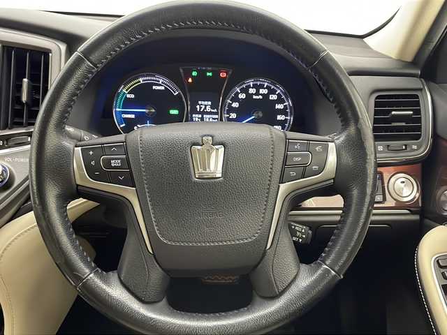 トヨタ クラウン ハイブリッド ロイヤルサルーン 宮崎県 2013(平25)年 8.1万km プレシャスシルバー 純正HDDナビ/　CD DVD BTオーディオ　フルセグTV/バックカメラ/クルーズコントロール/前席パワーシート/前席シートヒーター/ハンドルヒーター/オートLEDヘッドライト/純正フロアマット/スマートキー/オート格納ミラー/ビルトインETC