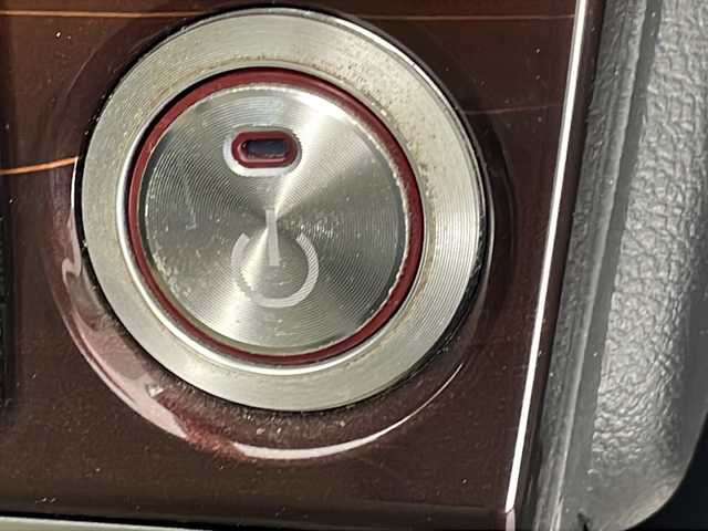 トヨタ クラウン ハイブリッド ロイヤルサルーン 宮崎県 2013(平25)年 8.1万km プレシャスシルバー 純正HDDナビ/　CD DVD BTオーディオ　フルセグTV/バックカメラ/クルーズコントロール/前席パワーシート/前席シートヒーター/ハンドルヒーター/オートLEDヘッドライト/純正フロアマット/スマートキー/オート格納ミラー/ビルトインETC