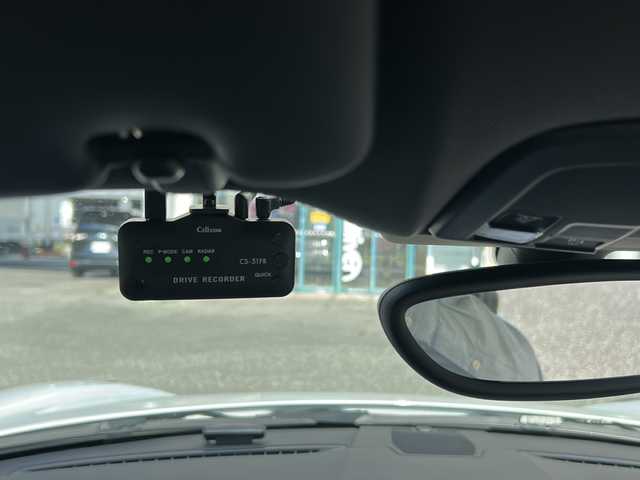 ポルシェ ケイマン 愛知県 2016(平28)年 4.5万km ピュアホワイト 登録時走行距離44840km/純正7インチSDナビ/(Bluetooth/フルセグTV/DVD/VTR)/バックカメラ/ドラレコ前後/クリアランスソナー/ビルドインETC/BOSEサウンド/社外レーダー探知機/アクティブセーフティーポルシェ/パーキングアシストタント/スポーツモード/パドルシフト/格納式リアスポイラー/エレクトリックパーキングブレーキ/マルチインフォメーションディスプレイ/純正フロアマット/スマートキー/(スペアキー×1)/取説/保証書