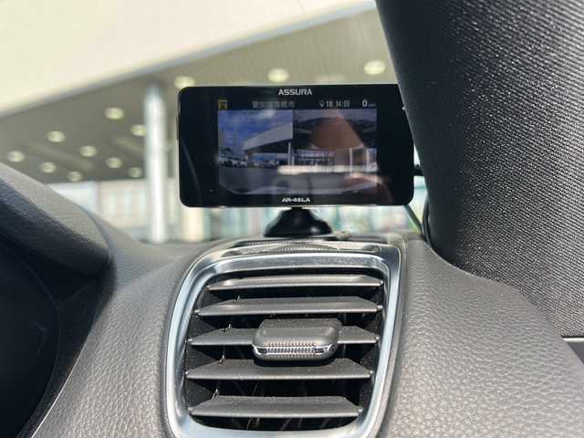 ポルシェ ケイマン 愛知県 2016(平28)年 4.5万km ピュアホワイト 登録時走行距離44840km/純正7インチSDナビ/(Bluetooth/フルセグTV/DVD/VTR)/バックカメラ/ドラレコ前後/クリアランスソナー/ビルドインETC/BOSEサウンド/社外レーダー探知機/アクティブセーフティーポルシェ/パーキングアシストタント/スポーツモード/パドルシフト/格納式リアスポイラー/エレクトリックパーキングブレーキ/マルチインフォメーションディスプレイ/純正フロアマット/スマートキー/(スペアキー×1)/取説/保証書