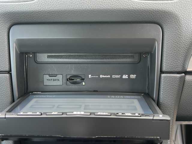 ポルシェ ケイマン 愛知県 2016(平28)年 4.5万km ピュアホワイト 登録時走行距離44840km/純正7インチSDナビ/(Bluetooth/フルセグTV/DVD/VTR)/バックカメラ/ドラレコ前後/クリアランスソナー/ビルドインETC/BOSEサウンド/社外レーダー探知機/アクティブセーフティーポルシェ/パーキングアシストタント/スポーツモード/パドルシフト/格納式リアスポイラー/エレクトリックパーキングブレーキ/マルチインフォメーションディスプレイ/純正フロアマット/スマートキー/(スペアキー×1)/取説/保証書