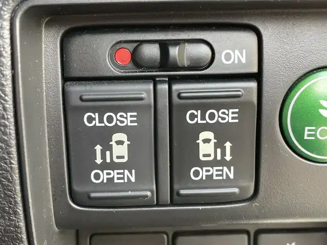 ホンダ オデッセイ アブソルート・EXホンダセンジング 東京都 2017(平29)年 4.5万km パール ワンオーナー/アドバンストパーク/純正ナビ/(フルセグTV/Bluetooth/CD/DVD/HDMI)/純正フリップダウンモニター/全方位カメラ/ブラインドスポットモニター/ホンダセンシング/・衝突軽減ブレーキ/・誤発進抑制装置/・路外逸脱抑制機能/・アダクティブクルーズコントロール/両側パワースライドドア/ハーフレザーシート/前席シートヒーター/後席オットマン/前後ドライブレコーダー/スマートキー/フォグライト/オートライト/純正フロアマット