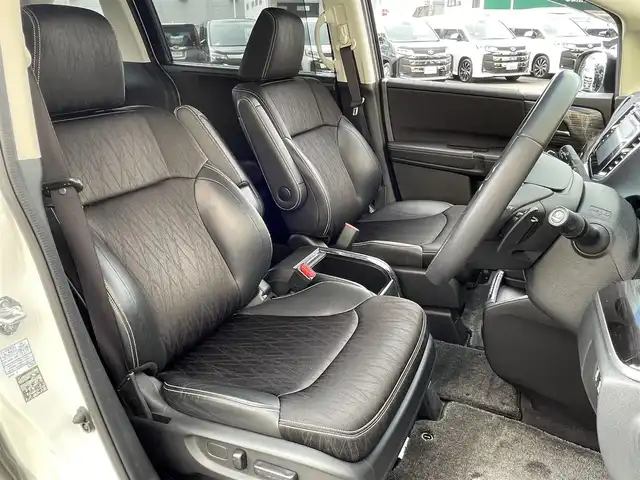 ホンダ オデッセイ アブソルート・EXホンダセンジング 東京都 2017(平29)年 4.5万km パール ワンオーナー/アドバンストパーク/純正ナビ/(フルセグTV/Bluetooth/CD/DVD/HDMI)/純正フリップダウンモニター/全方位カメラ/ブラインドスポットモニター/ホンダセンシング/・衝突軽減ブレーキ/・誤発進抑制装置/・路外逸脱抑制機能/・アダクティブクルーズコントロール/両側パワースライドドア/ハーフレザーシート/前席シートヒーター/後席オットマン/前後ドライブレコーダー/スマートキー/フォグライト/オートライト/純正フロアマット