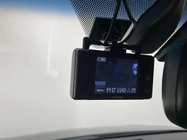 レクサス ＮＸ 200t Fスポーツ 兵庫県 2017(平29)年 5.9万km グラファイトブラックガラスフレーク 純正SDナビ(CD/DVD/USB/Bluetooth/フルセグ)/バック・サイドカメラ/ガラスルーフ/パワーバックドア/レザーシート/シートヒーター/エアシート/パワーシート/ステアリングヒーター/追従型クルーズコントロール/パドルシフト/3眼LEDヘッドライト/LEDフォグライト/オートライト/前後コーナーセンサー/純正18インチアルミホイール/純正フロアマット/ダウンサス/前後ドライブレコーダー/スペアキー/カードキー/電子パーキングブレーキ/ブレーキホールド
