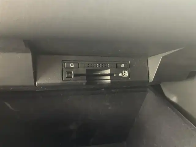 レクサス ＮＸ 200t Fスポーツ 兵庫県 2017(平29)年 5.9万km グラファイトブラックガラスフレーク 純正SDナビ(CD/DVD/USB/Bluetooth/フルセグ)/バック・サイドカメラ/ガラスルーフ/パワーバックドア/レザーシート/シートヒーター/エアシート/パワーシート/ステアリングヒーター/追従型クルーズコントロール/パドルシフト/3眼LEDヘッドライト/LEDフォグライト/オートライト/前後コーナーセンサー/純正18インチアルミホイール/純正フロアマット/ダウンサス/前後ドライブレコーダー/スペアキー/カードキー/電子パーキングブレーキ/ブレーキホールド
