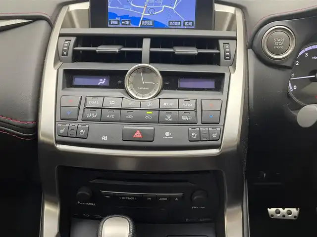 レクサス ＮＸ 200t Fスポーツ 兵庫県 2017(平29)年 5.9万km グラファイトブラックガラスフレーク 純正SDナビ(CD/DVD/USB/Bluetooth/フルセグ)/バック・サイドカメラ/ガラスルーフ/パワーバックドア/レザーシート/シートヒーター/エアシート/パワーシート/ステアリングヒーター/追従型クルーズコントロール/パドルシフト/3眼LEDヘッドライト/LEDフォグライト/オートライト/前後コーナーセンサー/純正18インチアルミホイール/純正フロアマット/ダウンサス/前後ドライブレコーダー/スペアキー/カードキー/電子パーキングブレーキ/ブレーキホールド