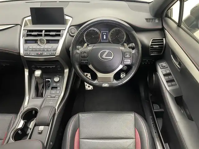 レクサス ＮＸ 200t Fスポーツ 兵庫県 2017(平29)年 5.9万km グラファイトブラックガラスフレーク 純正SDナビ(CD/DVD/USB/Bluetooth/フルセグ)/バック・サイドカメラ/ガラスルーフ/パワーバックドア/レザーシート/シートヒーター/エアシート/パワーシート/ステアリングヒーター/追従型クルーズコントロール/パドルシフト/3眼LEDヘッドライト/LEDフォグライト/オートライト/前後コーナーセンサー/純正18インチアルミホイール/純正フロアマット/ダウンサス/前後ドライブレコーダー/スペアキー/カードキー/電子パーキングブレーキ/ブレーキホールド