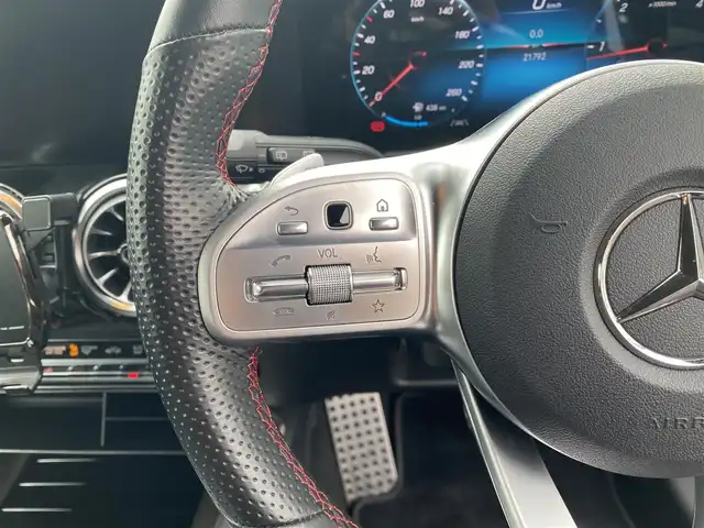 メルセデス・ベンツ Ｍ・ベンツ ＧＬＢ２００ｄ 4マチック AMGライン 福岡県 2021(令3)年 2.2万km ポーラホワイト セーフティパッケージ/・アダプティブクルーズコントロール/・マルチLEDヘッドライト/・アクティブステアリングアシスト/純正ナビ/BT/USB/carplay/フルセグ/全方位カメラ/ハーフレザーシート/シートヒーター/ドライブレコーダー/・ETC/19インチAMG５ツインスポークAW/AMGスタイリングパッケージ/AMGリアディフューザー