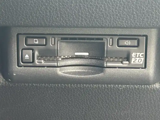 トヨタ ランドクルーザー ２５０ VX 栃木県 2024(令6)年 0.3万km ブラック ワンオーナー/ムーンルーフ/トヨタセーフティセンス/ディスプレイオーディオプラス/フルセグTV/Bluetooth/USB/HDMI/MiraCast/JBLプレミアムサウンドシステム/床下透過表示機能付パノラミックビューモニター/周辺車両接近時サポート付ブラインドスポットモニター/デジタルインナーミラー/ETC2.0/黒革シート/パワーシート/シートヒーター/エアシート/パワーバックドア/パーキングサポートブレーキ/クリアランスソナー/レーダークルーズコントロール/LEDヘッドライト/フロント/リアフォグ/ステアリングヒーター/リモコン/nanoeX左右後席独立オートエアコン/保証書/取説