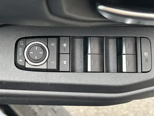 トヨタ ランドクルーザー ２５０ VX 栃木県 2024(令6)年 0.3万km ブラック ワンオーナー/ムーンルーフ/トヨタセーフティセンス/ディスプレイオーディオプラス/フルセグTV/Bluetooth/USB/HDMI/MiraCast/JBLプレミアムサウンドシステム/床下透過表示機能付パノラミックビューモニター/周辺車両接近時サポート付ブラインドスポットモニター/デジタルインナーミラー/ETC2.0/黒革シート/パワーシート/シートヒーター/エアシート/パワーバックドア/パーキングサポートブレーキ/クリアランスソナー/レーダークルーズコントロール/LEDヘッドライト/フロント/リアフォグ/ステアリングヒーター/リモコン/nanoeX左右後席独立オートエアコン/保証書/取説