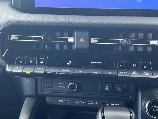 トヨタ ランドクルーザー ２５０ VX 栃木県 2024(令6)年 0.3万km ブラック ワンオーナー/ムーンルーフ/トヨタセーフティセンス/ディスプレイオーディオプラス/フルセグTV/Bluetooth/USB/HDMI/MiraCast/JBLプレミアムサウンドシステム/床下透過表示機能付パノラミックビューモニター/周辺車両接近時サポート付ブラインドスポットモニター/デジタルインナーミラー/ETC2.0/黒革シート/パワーシート/シートヒーター/エアシート/パワーバックドア/パーキングサポートブレーキ/クリアランスソナー/レーダークルーズコントロール/LEDヘッドライト/フロント/リアフォグ/ステアリングヒーター/リモコン/nanoeX左右後席独立オートエアコン/保証書/取説