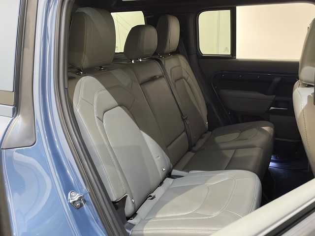 ランドローバー ランドローバー ディフェンダー 110S 新潟県 2023(令5)年 2.2万km 青 オプション/タスマンブルー/ルーフレール（ブラック）/・フロントフォグランプ/・レザーステアリングホイール/コールドクライメートパック/・ウィンドスクリーン（ヒーター付）/・ヘッドライトパワーウォッシュ/・ステアリングホイール （ヒーター付）/・シートヒーター/・コンフォート&コンビニエンスパック/＜110 S D300専用装備＞/・オートハイビームアシスト（AHBA）/・純正19インチグロススパークルシルバーフィニッシュスタイルスポークアルミホイール/・インタラクティブドライバーディスプレイ/全モデル共通標準装備/12V電源ソケット（ラゲッジスペース）/Pivi Pro（コネクテッド）10インチタッチスクリーン/Android Auto/Apple CarPlay/ドライバーコンディションモニター/ブラインドスポットアシスト/クリアイグジットモニター/アダプティブクルーズコントロール/レーンキープアシスト/360°パーキングエイド/レーンキーピングエイド/クロージングビークルセンシング/リバーストラフィックディテクション/リアトラフィックモニター/ETC/ドライブレコーダー