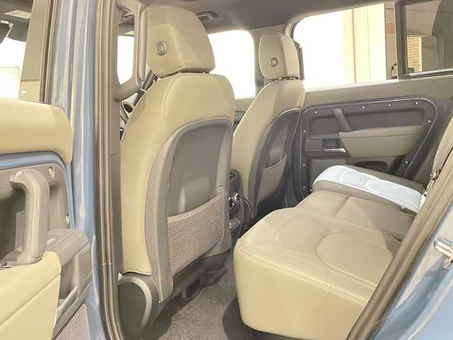 ランドローバー ランドローバー ディフェンダー 110S 新潟県 2023(令5)年 2.2万km 青 オプション/タスマンブルー/ルーフレール（ブラック）/・フロントフォグランプ/・レザーステアリングホイール/コールドクライメートパック/・ウィンドスクリーン（ヒーター付）/・ヘッドライトパワーウォッシュ/・ステアリングホイール （ヒーター付）/・シートヒーター/・コンフォート&コンビニエンスパック/＜110 S D300専用装備＞/・オートハイビームアシスト（AHBA）/・純正19インチグロススパークルシルバーフィニッシュスタイルスポークアルミホイール/・インタラクティブドライバーディスプレイ/全モデル共通標準装備/12V電源ソケット（ラゲッジスペース）/Pivi Pro（コネクテッド）10インチタッチスクリーン/Android Auto/Apple CarPlay/ドライバーコンディションモニター/ブラインドスポットアシスト/クリアイグジットモニター/アダプティブクルーズコントロール/レーンキープアシスト/360°パーキングエイド/レーンキーピングエイド/クロージングビークルセンシング/リバーストラフィックディテクション/リアトラフィックモニター/ETC/ドライブレコーダー