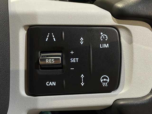 ランドローバー ランドローバー ディフェンダー 110S 新潟県 2023(令5)年 2.2万km 青 オプション/タスマンブルー/ルーフレール（ブラック）/・フロントフォグランプ/・レザーステアリングホイール/コールドクライメートパック/・ウィンドスクリーン（ヒーター付）/・ヘッドライトパワーウォッシュ/・ステアリングホイール （ヒーター付）/・シートヒーター/・コンフォート&コンビニエンスパック/＜110 S D300専用装備＞/・オートハイビームアシスト（AHBA）/・純正19インチグロススパークルシルバーフィニッシュスタイルスポークアルミホイール/・インタラクティブドライバーディスプレイ/全モデル共通標準装備/12V電源ソケット（ラゲッジスペース）/Pivi Pro（コネクテッド）10インチタッチスクリーン/Android Auto/Apple CarPlay/ドライバーコンディションモニター/ブラインドスポットアシスト/クリアイグジットモニター/アダプティブクルーズコントロール/レーンキープアシスト/360°パーキングエイド/レーンキーピングエイド/クロージングビークルセンシング/リバーストラフィックディテクション/リアトラフィックモニター/ETC/ドライブレコーダー