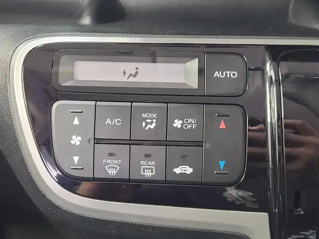 ホンダ Ｎ ＢＯＸ カスタム G Lパッケージ 愛知県 2012(平24)年 2.8万km クリスタルブラックパール 純正7インチナビ/バックカメラ/ワンセグTV/横滑り防止装置/盗難防止装置/オートライト/フォグランプ/片側パワースライドドア/前後ドライブレコーダー/ETC/純正AW/純正フロアマット/プッシュスタート/スマートキー