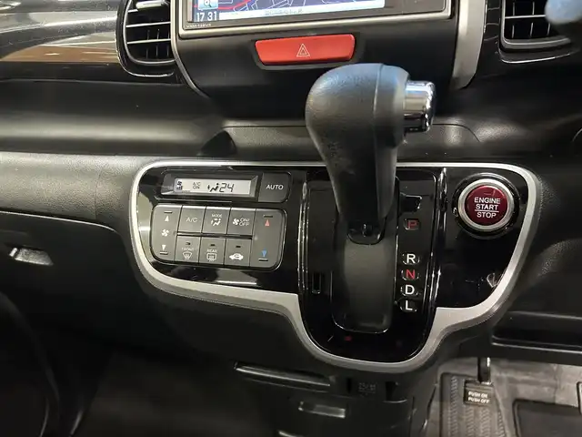 ホンダ Ｎ ＢＯＸ カスタム G Lパッケージ 高知県 2012(平24)年 2.8万km クリスタルブラックパール (株)IDOMが運営する【じしゃロン高知店】の自社ローン専用車両になります。こちらは現金またはオートローンご利用時の価格です。自社ローンご希望の方は別途その旨お申付け下さい/純正ＳＤナビ/（AM/FM/CD/DVD)/バックカメラ　/ワンセグＴＶ　/片側パワースライドドア　/ＥＴＣ　/ＨＩＤヘッドライト　/オートライト　/フォグランプ　/プッシュスタート　/スマートキー　/電動格納ミラー