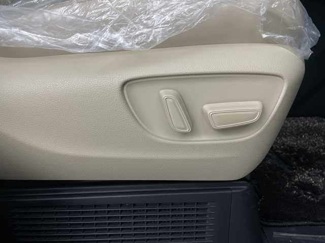 トヨタ アルファードハイブリット エグゼクティブ ラウンジ 埼玉県 2025(令7)年 1万km ブラック 純正14インチディスプレイオーディオ/　(Bluetooth/Miracast/USB/FM/AM)/フルセグテレビ/純正フリップダウンモニター/全方位カメラ/ビルトインETC/ドライブレコーダー/両側パワースライドドア/デジタルインナーミラー/パワーバックドア/ガラスルーフ/JBLサウンドシステム/ブラインドスポットモニター/レーダークルーズコントロール/衝突被害軽減ブレーキ/車線逸脱警報/クリアランスソナー/レザーシート/シートヒーター/パワーシート/エアーシート/シートメモリー/ステアリングヒーター/パーキングアシスト/パドルシフト/ワイヤレス充電/オートハイビーム/オートLEDライト/電子パーキングシステム/ブレーキホールド/純正フロアマット/純正19インチアルミホイール