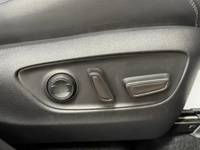 トヨタ ＲＡＶ４ ハイブリッドG 群馬県 2024(令6)年 2.4万km グレーメタリック トヨタセーフティセンス/・レーダークルーズコントロール/・プリクラッシュセーフティ/・ブラインドスポットモニター/・レーントレーシングアシスト/・パーキングセンサー/・パーキングサポートブレーキ/・オートハイビーム/純正10.5インチディスプレイオーディオ（地図有）/　　フルセグ/BT/    USB/Miracast/FM/AM/    AppleCarPlay/AndroidAuto/パノラミックビューモニター/パワーバックドア/黒革シート/前席シートヒーター/前席エアーシート/ステアリングヒーター/オートLEDヘッドライト/フォグランプ/純正18AW/純正フロアマット/純正ドライブレコーダー/ビルドインETC2.0