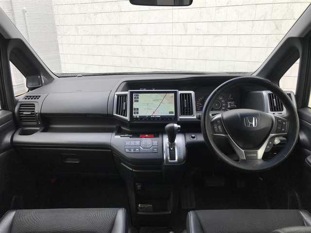 ホンダ ステップワゴン スパーダ Z クールスピリット 千葉県 2015(平27)年 8.8万km プレミアムスパークルブラックパール (株)IDOMが運営する【じしゃロン柏店】の自社ローン対象車両になります。こちらは現金ご利用時の価格です。/自社ローンご希望の方は別途その旨お申付け下さい。//ワンオーナー/禁煙車/純正フルセグナビ/（CD/DVD/AM/FMラジオ）/(Bluetooth)/スマートキー/プッシュスタート/バックカメラ/ＥＴＣ/両側パワースライドドア/クルーズコントロール/アイドリングストップ/パドルシフト/ステアリングリモコン/電動格納ドアミラー/パワーウインドウ/オートライト/防眩ミラー