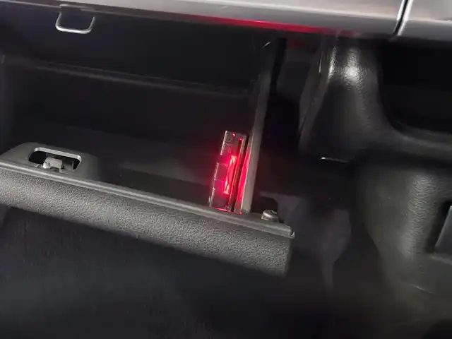 スズキ スペーシア カスタム HYBRID XS 鹿児島県 2019(令1)年 3.9万km フェニックスレッドパール ワンオーナー/ストラーダナビ/ワンセグTV/両側パワースライドドア/ETC/ドライブレコーダー/セーフティサポート/・衝突被害軽減ブレーキ/・後退時ブレーキサポート/・車線逸脱警報/・前後誤発進抑制/・リアパーキングセンサー/LEDヘッドランプ/革巻きステアリング/ステアリングスイッチ/ハーフレザーシート/運転席シートヒーター/純正15インチアルミホイール/スマートキー/プッシュエンジンスタート/禁煙車