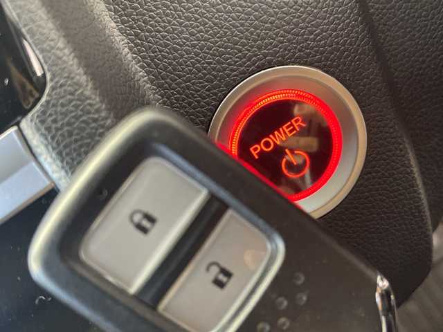 ホンダ フィット ハイブリット S ホンダセンシング 群馬県 2017(平29)年 4万km ワイン 禁煙車　バックカメラ　クルーズコントロール　パワーステアリング　純正メモリナビ　スマートキー　プッシュスタート　ＬＥＤライト　レーンキープアシスト　横滑り防止装置　盗難防止装置　アイドリングストップ