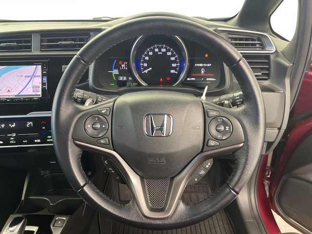 ホンダ フィット ハイブリット S ホンダセンシング 群馬県 2017(平29)年 4万km ワイン 禁煙車　バックカメラ　クルーズコントロール　パワーステアリング　純正メモリナビ　スマートキー　プッシュスタート　ＬＥＤライト　レーンキープアシスト　横滑り防止装置　盗難防止装置　アイドリングストップ