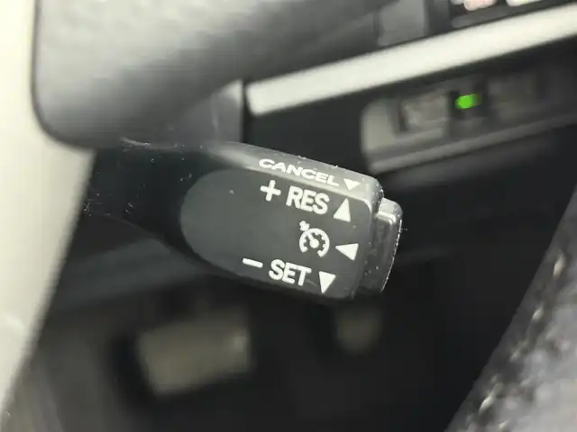 トヨタ ヴォクシー ZS 愛知県 2017(平29)年 6.6万km ブラック ALPINE9型ナビ（フルセグ、CD/DVD、Bluetooth）/ALPINEフリップダウンモニター/ETC/Bカメラ/前後ドラレコ/クルーズコントロール/衝突軽減ブレーキ/レーンキープアシスト/オートハイビーム/LEDヘッドライト/スマートキー/オートライト/フォグライト/Pスタート/横滑り防止装置